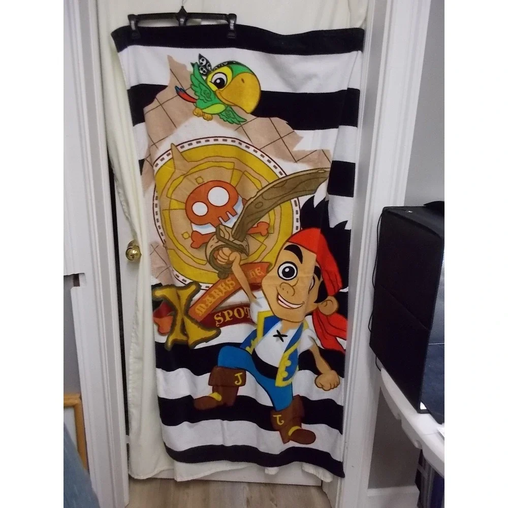 Disney Junior Jake and the Never Land Pirates Beach Towel X Marks the Spot